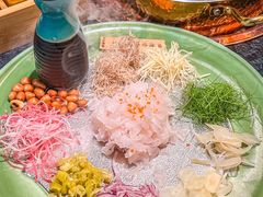 -得意咚瓜·顺德鱼生·冬瓜火锅(深圳首店)
