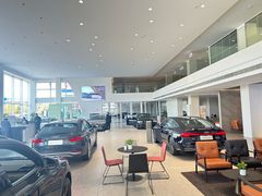 -上海冠松华奥奥迪4S店(张江店)
