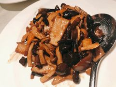 松露炒杂菌-皇朝会.经典传统粤菜(外滩店)
