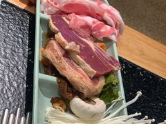 -釜御山海鲜烤肉火锅自助(新城市中心店)