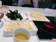 -黄记煌三汁焖锅(新佳丽江汉路店)