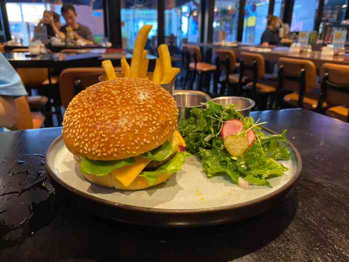 bluefrog蓝蛙(祥云小镇店)-"周一汉堡买一送一,可也太实惠了吧.