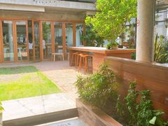 -ROAST coffee & eatery