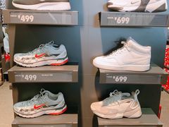 -NIKE上海青浦换季优惠店