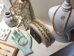 -LADY FAFA(巨鹿路陕西南路路口店)