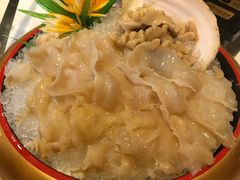 九节虾，象拔蚌-鲜入围煮花胶鸡海鲜火锅