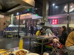 大堂-马路牙子地桌烤肉(工体店)