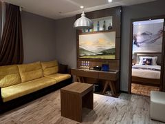 -潮漫酒店(北京通州环球度假区临河里地铁站店)