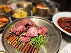 -草家酱蟹炭火烤肉店(珲春南路一店)