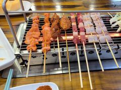 -哈尔滨小酒馆·鲜肉现穿自助烧烤(康新花园店)