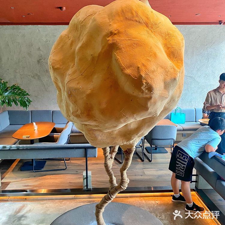 曾叫兽探店|隐藏在悠方二楼的大型Bistro