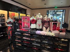 -Victoria's Secret(杭州湖滨银泰in77店)