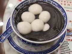 纯手工芝麻糊-广信牛奶甜品世家(台东店)