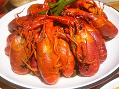 -虾弄弄海派小龙虾·牛羊蝎子火锅