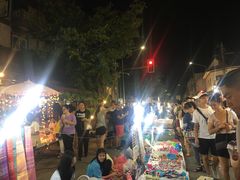 -周日夜市