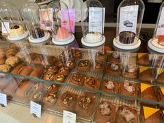 -VERIE BAKEHOUSE