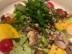 芒果烤鸡藜麦沙拉-MR.ROCKY洛奇先生·西餐&酒吧(琶醍店)