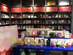 -钟书阁(松江泰晤士小镇店)