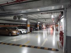 -人民广场-地下停车场