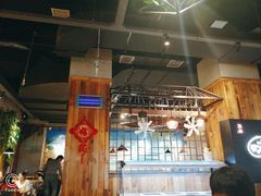 大堂-洪氏嗨捞·广东猪肚鸡·椰子鸡火锅(西咸万象城店)