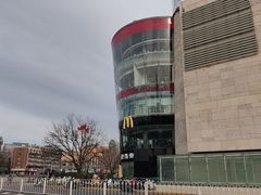 -麦当劳(展览路店)