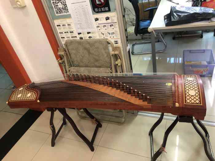 敦煌古筝专卖店-"琴非常好,老师很耐心的讲解,实体店里买还.