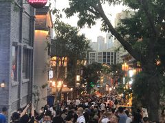 -八一路好吃街(雨田商务大厦店)