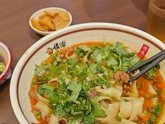 -顺溜·手工刀削面·黑金店(铜锣湾店)