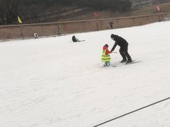 -十三陵雪世界滑雪场