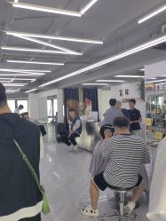 -宫铭烫发染发接发店