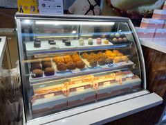 面包甜点陈列柜-西树泡芙(蓝色港湾店)