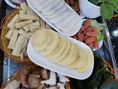 -双廊杨记石锅鱼石锅牛肉