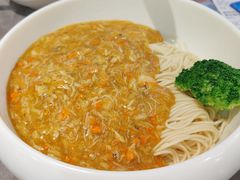 -莱莱小笼·乔艾