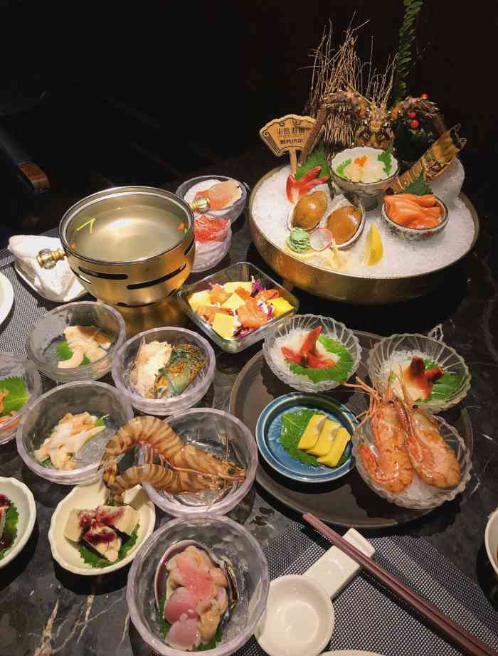 半岛翡丽海鲜自助餐厅(观风亭店)-"过生日过出了凡尔赛的感觉.
