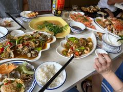 -覃记海鲜美食餐厅