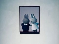-Nathalie Djurberg与Hans Berg“牛皮纸包裹的月亮”-Prada荣宅当季展览