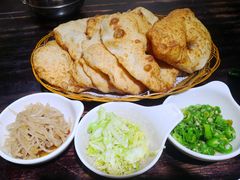-蓝田九大碗民俗食府(蓝田店)
