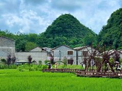 -高荡千年布依古寨旅游景区