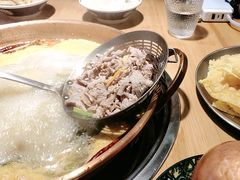 -洱火云南酸菜牛肉火锅(石景山当代商城店)