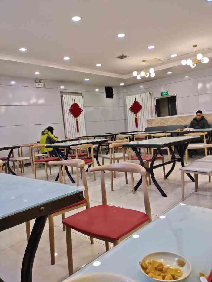 中山美食林(九华山路店)-"员工服务态度很不好,很不满意,饭卡丢了,.