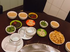 -洞庭洲·防空洞火锅·烧烤·铜锅涮肉(新百广场店)