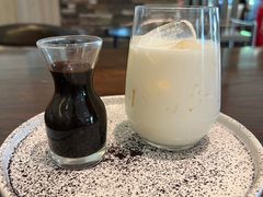 -Chom Cafe and Restaurant