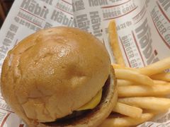 -The Habit Burger Grill 哈比特汉堡(爱琴海店)