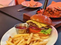 大佬汉堡-Chili's Cafe&Bar奇利斯(滨江店)