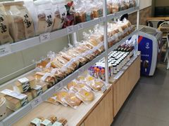 面包甜点陈列柜-仟吉(沿港路店)
