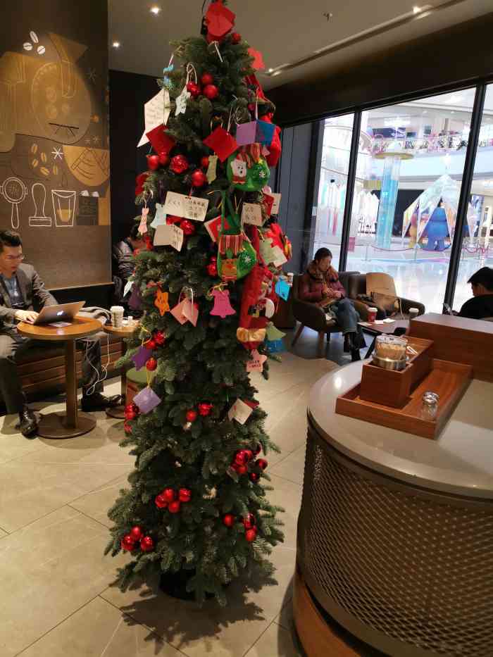 星巴克(万象汇一楼店)-"商场逛的累了.就想喝一杯饮料,找个位置靠.