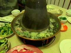 -洞庭洲·防空洞火锅·烧烤·铜锅涮肉(新百广场店)