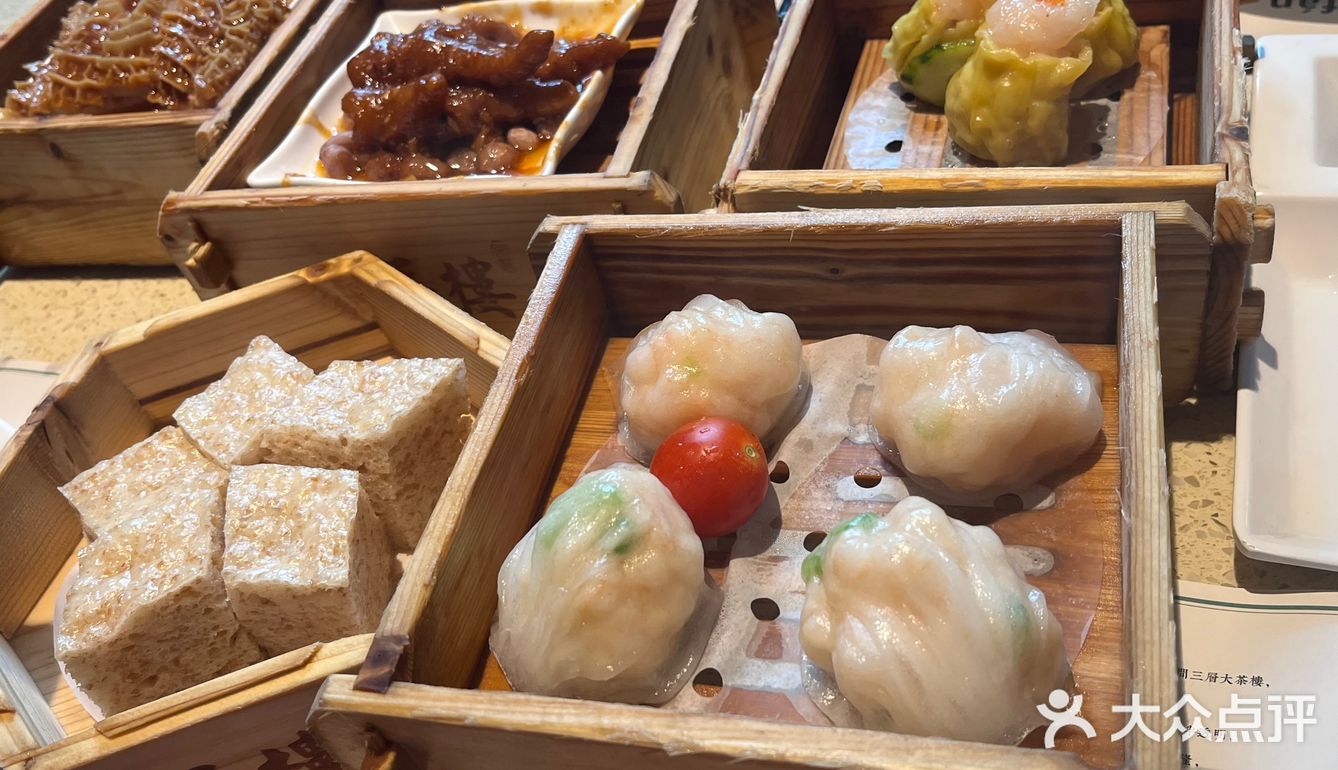 东北人吃早茶，就是当东北大盘菜点了