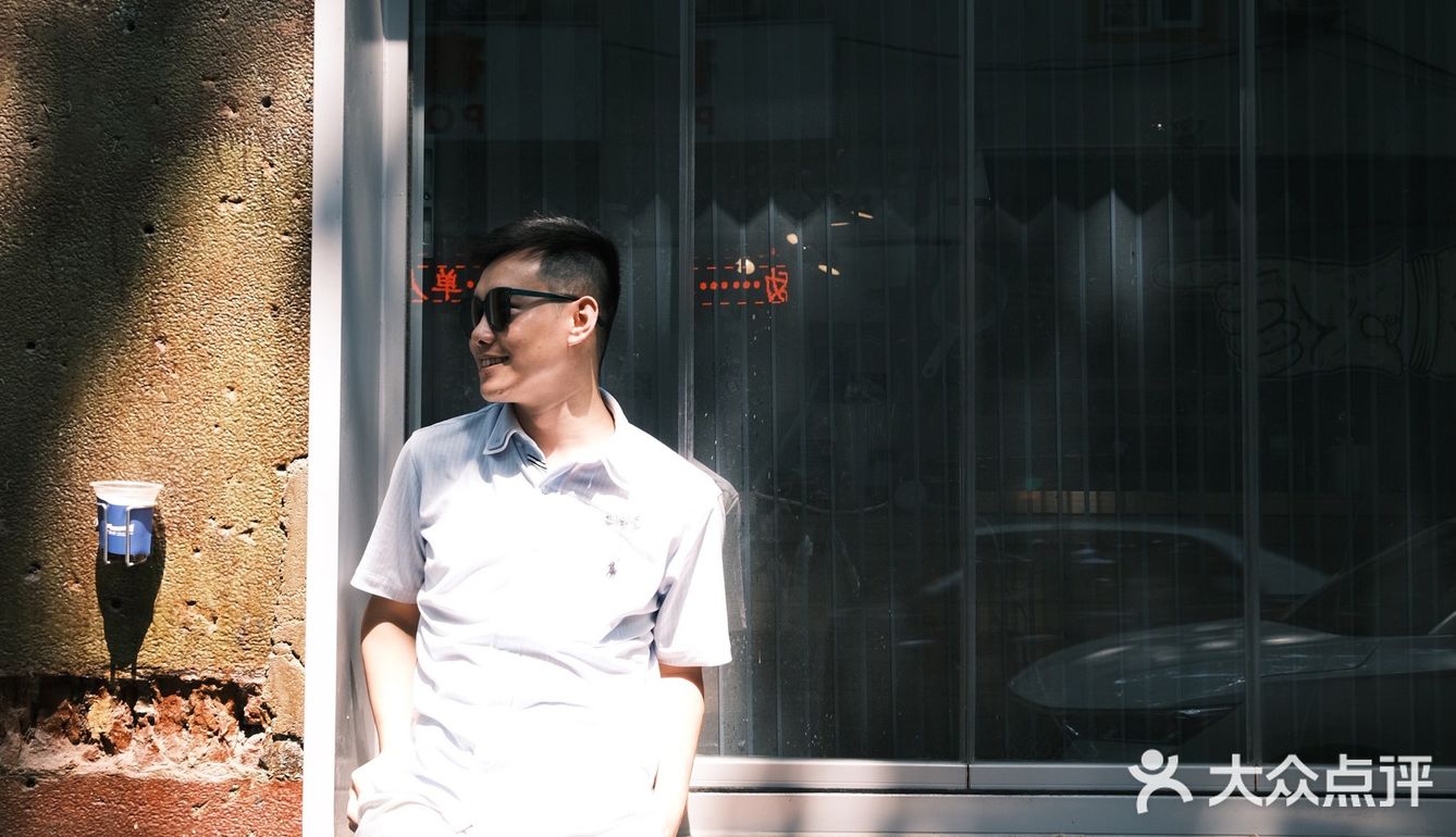 这是一家开业还不到一年的新店，却吸引了无比多