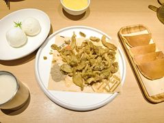 -关东小磨东北菜(上海长风大悦城店)